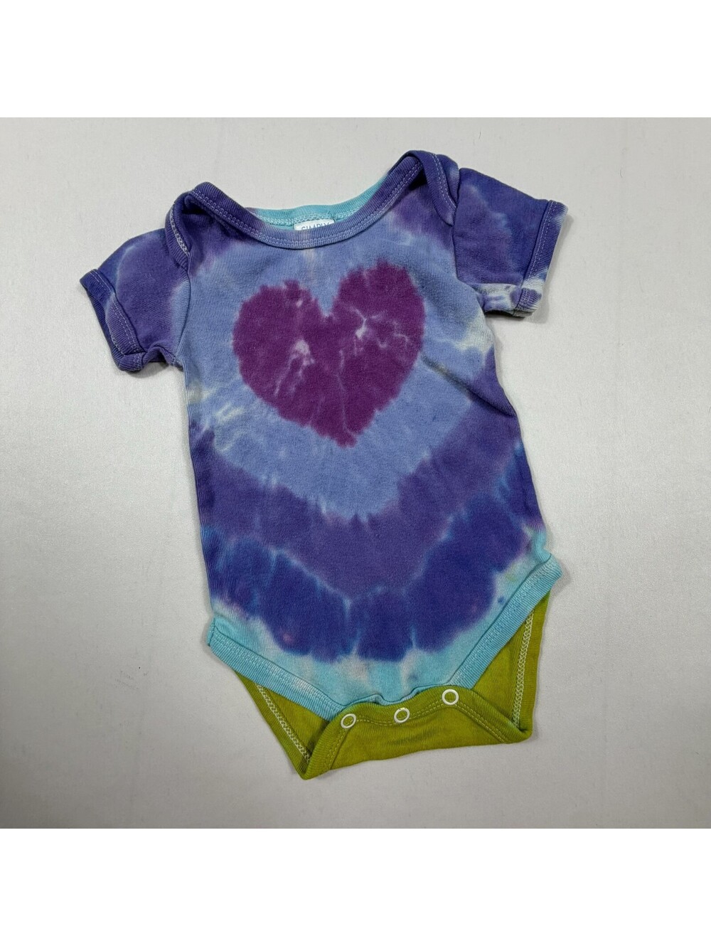 Simply Basic 9-12 Months Tie-Dye Heart Baby Onesie Bodysuit